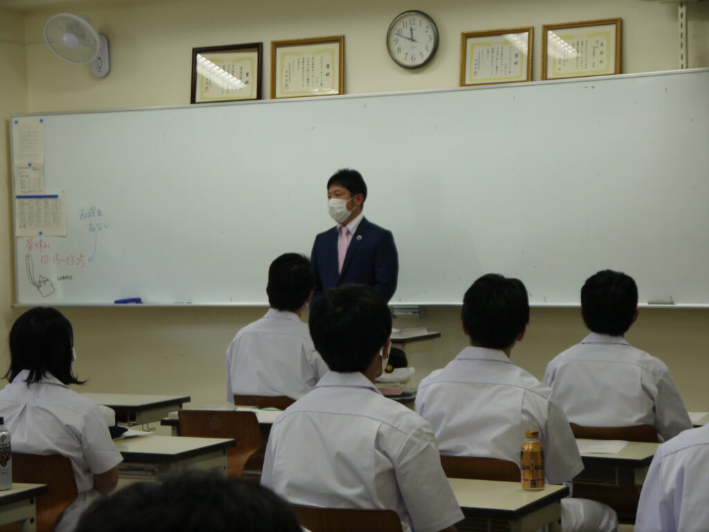 同窓会説明（稲積同窓会会長）